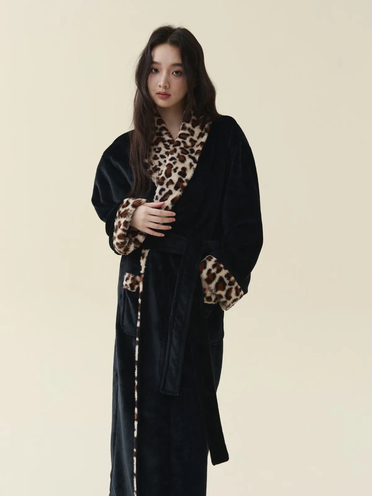Noir Leopard-Trim Robe, detail 2