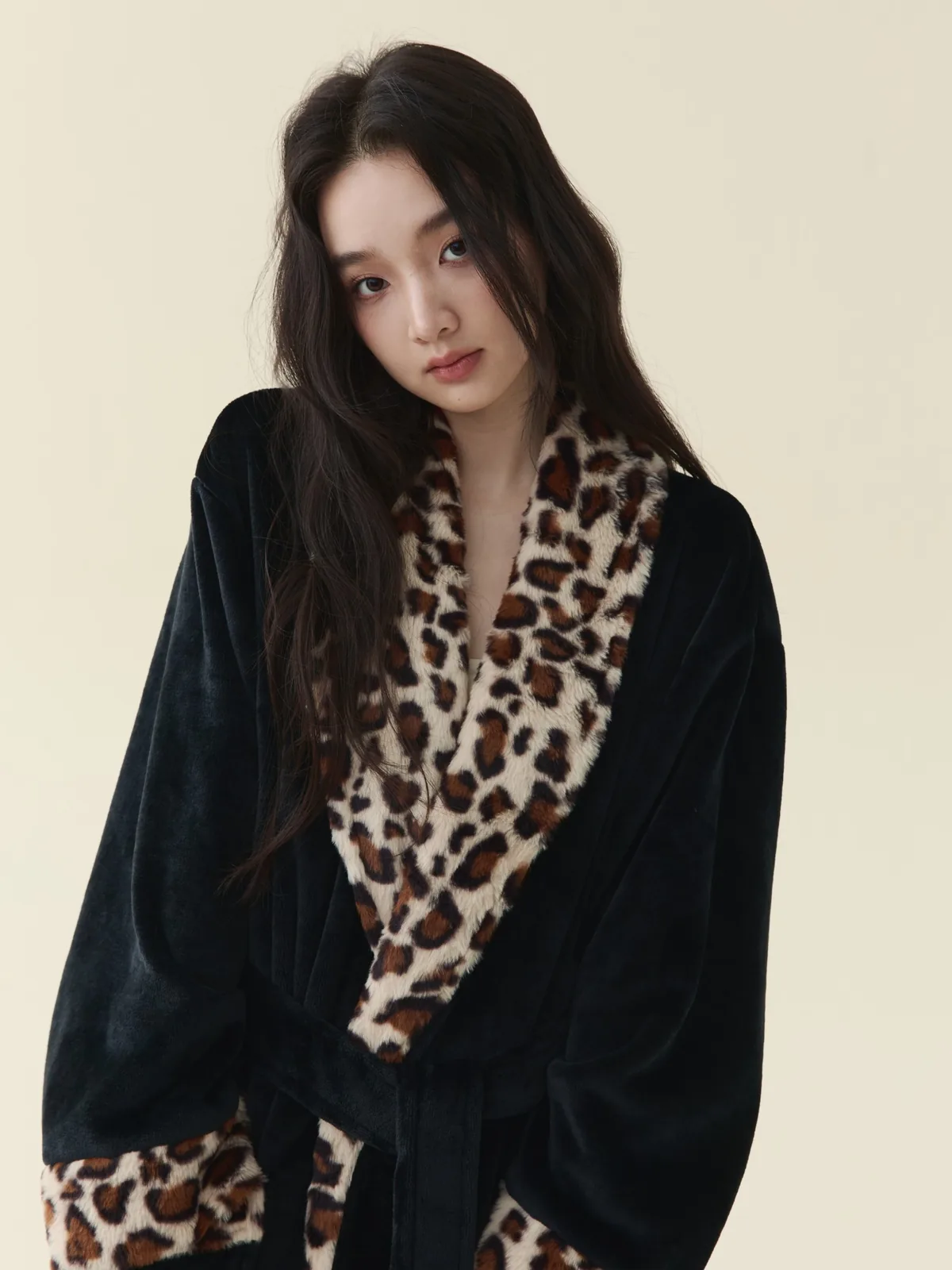 Noir Leopard-Trim Robe, detail 3