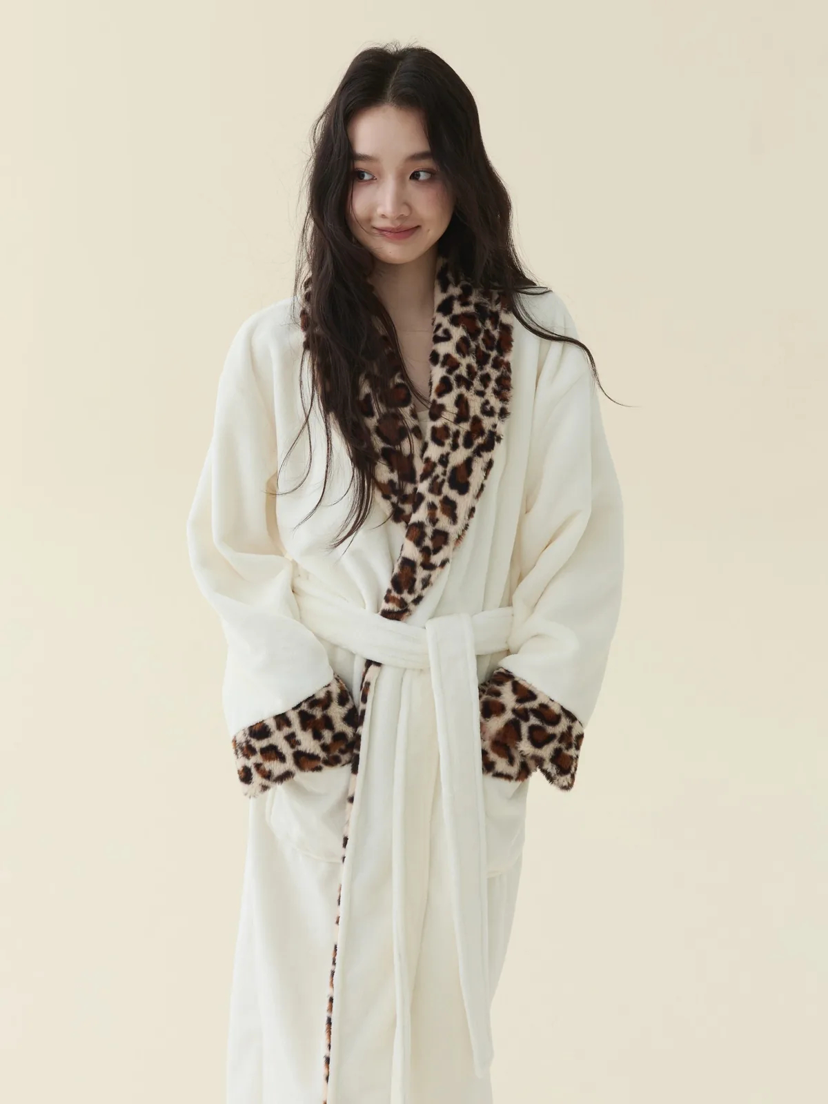 Ivory Leopard-Trim Robe, detail 1
