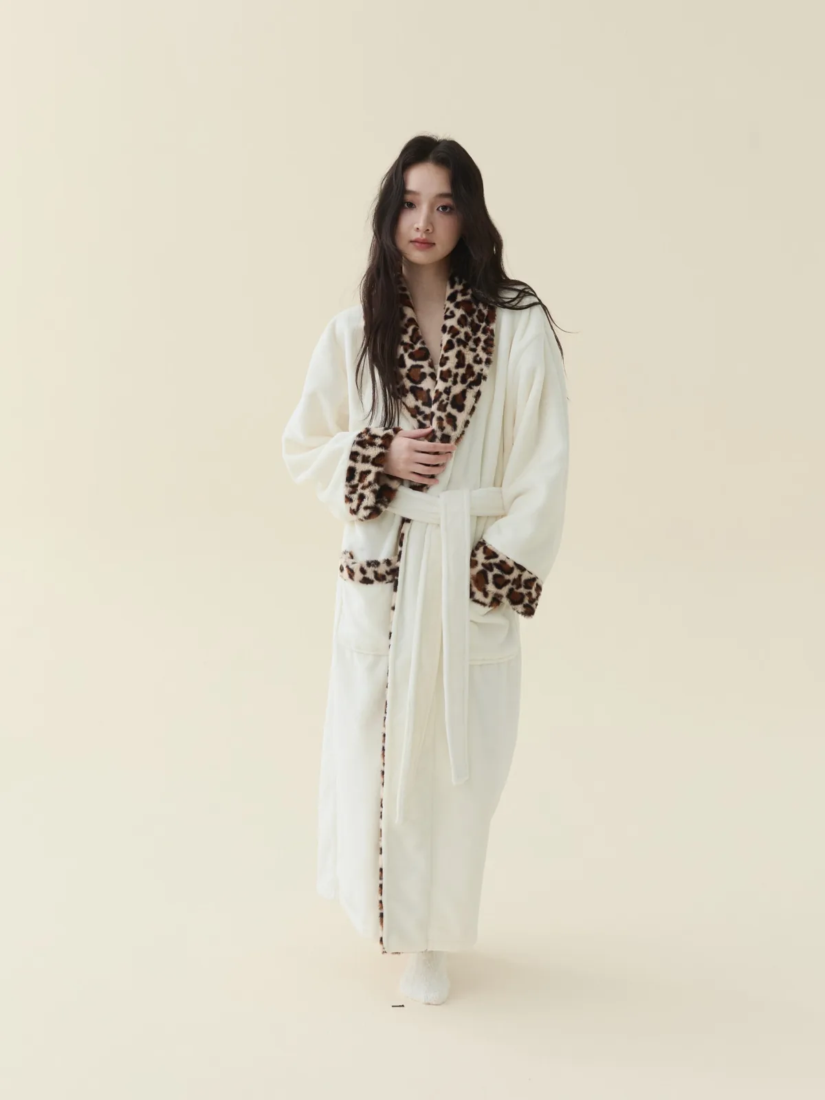 Ivory Leopard-Trim Robe, detail 3