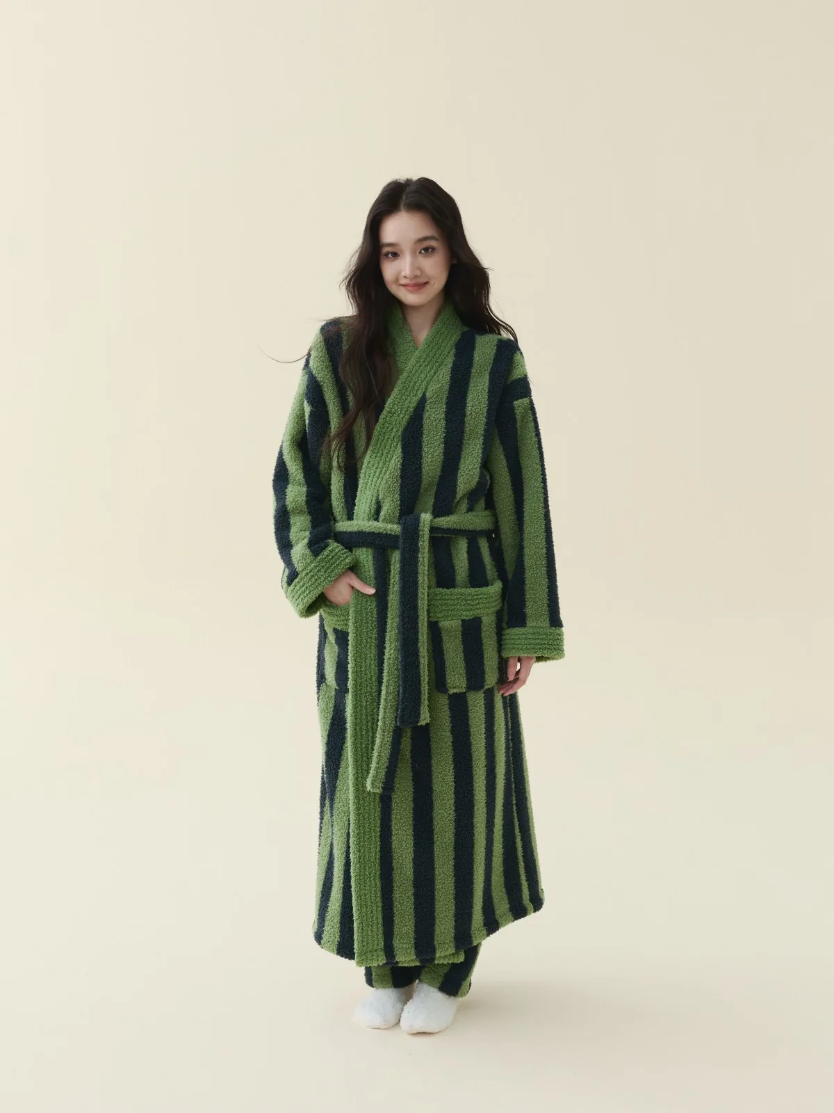 Striped plush fleece of the kimono robe, close up