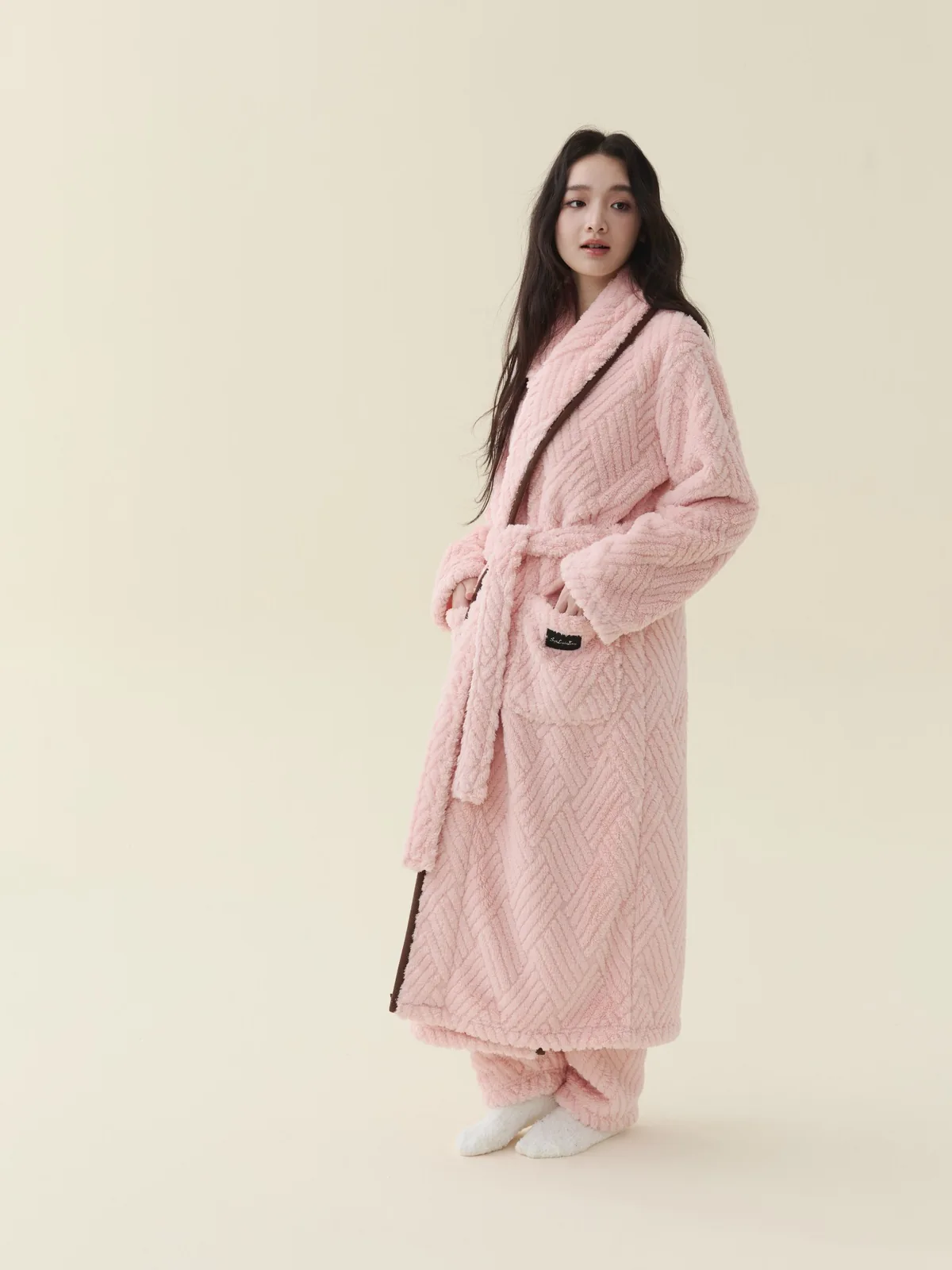 Blush Jacquard Shawl Robe, detail 3
