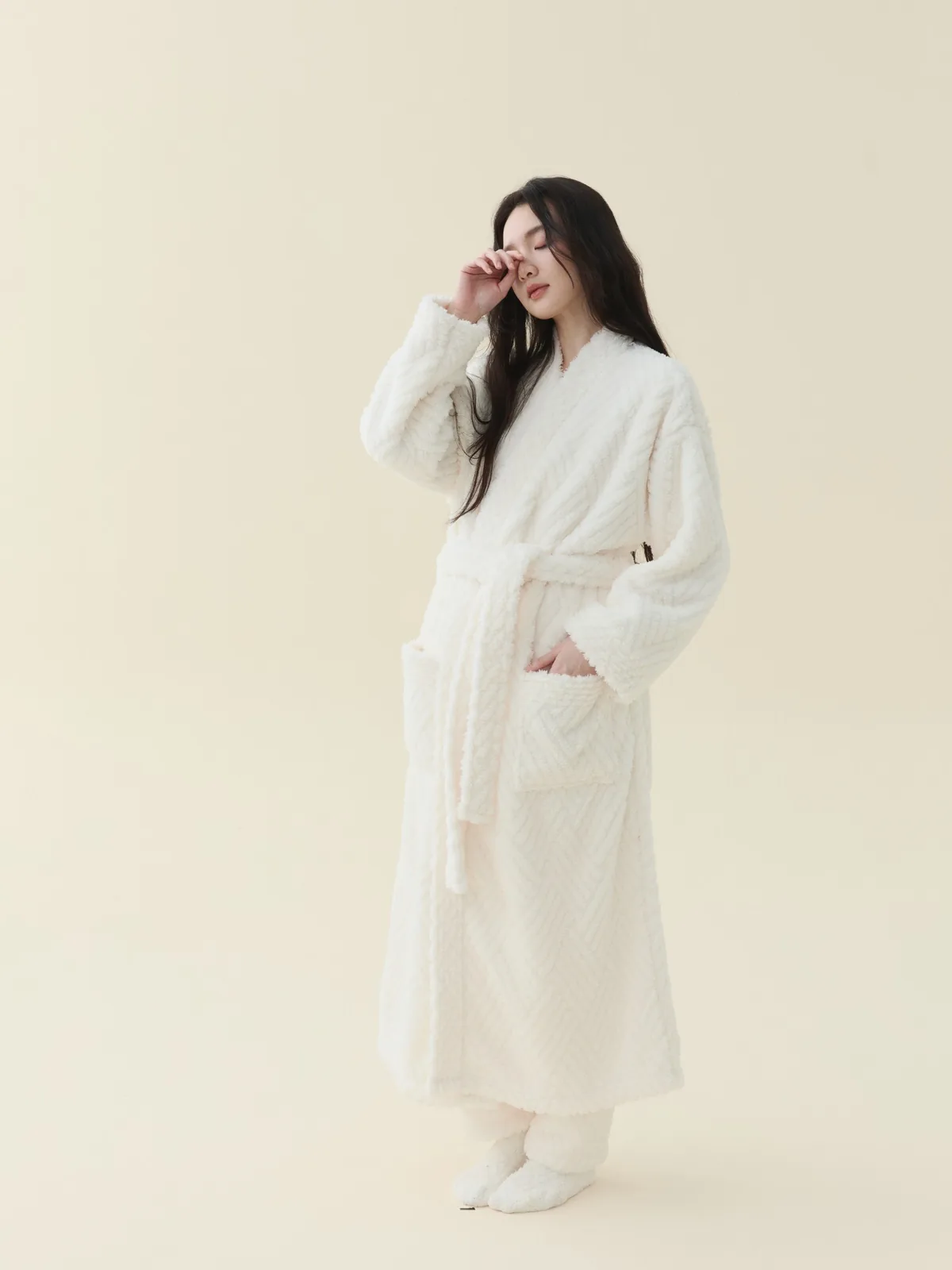 Ivory Jacquard Kimono Robe, detail 3