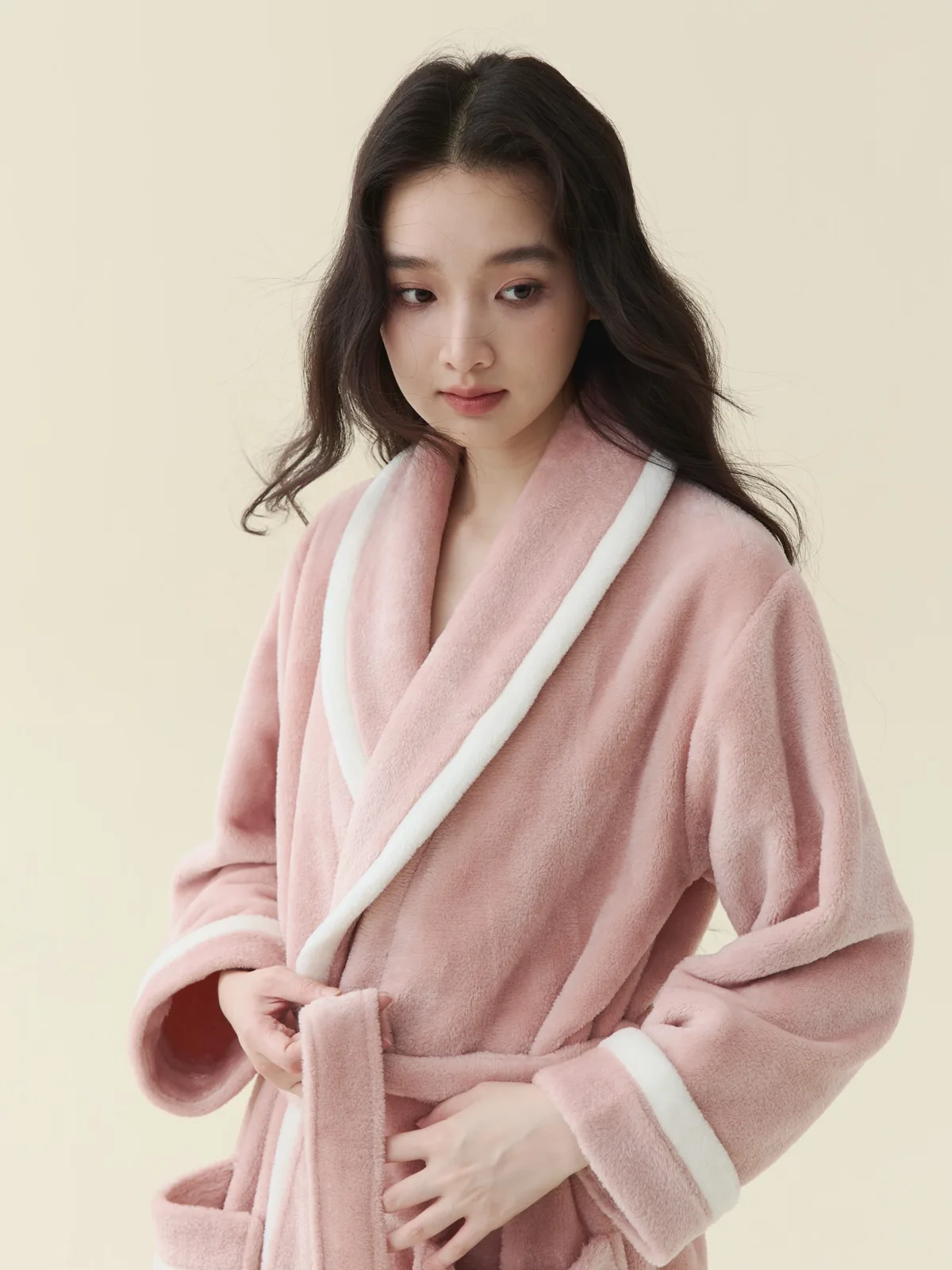 Blush Teddy-Plush Shawl Robe, detail 2