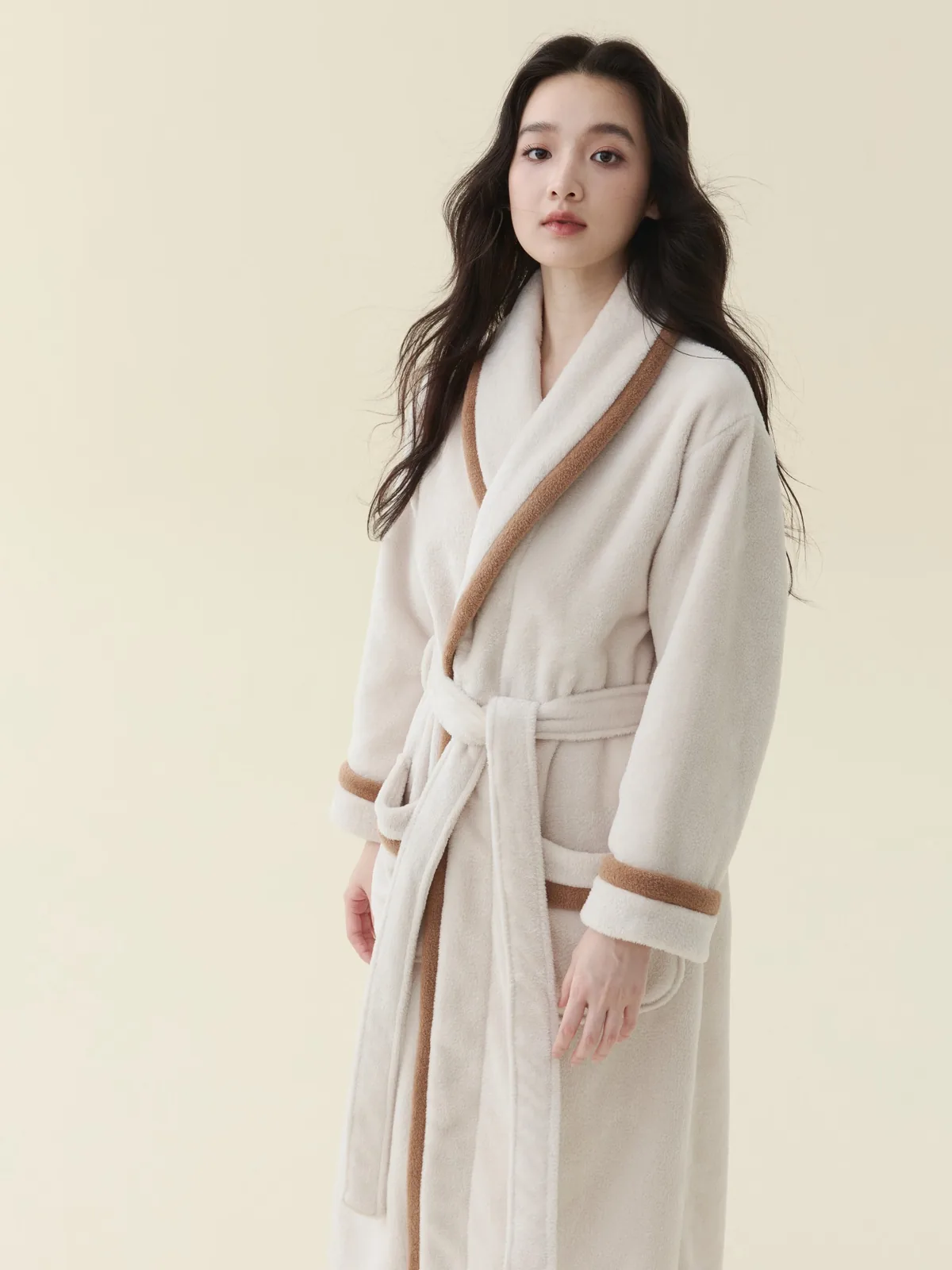 Oat Teddy-Plush Shawl Robe, detail 1
