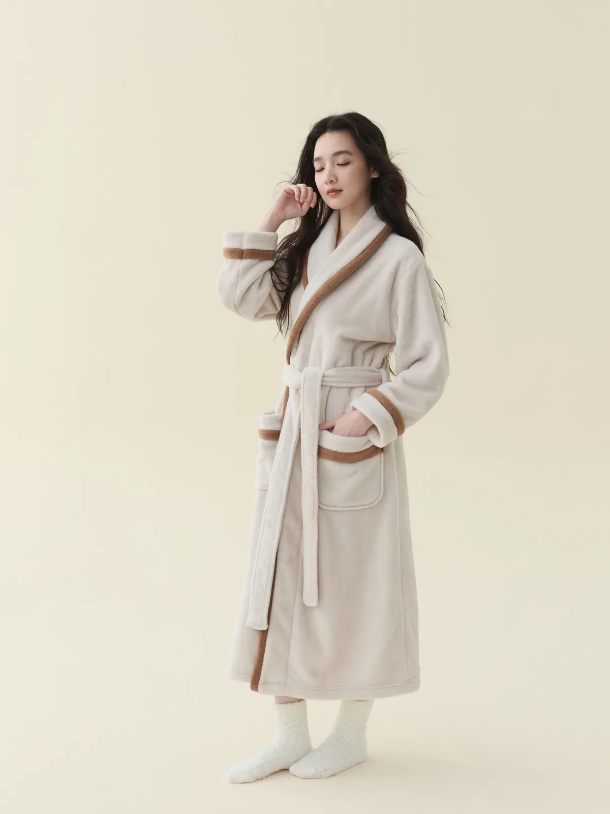 Oat Teddy-Plush Shawl Robe, detail 3
