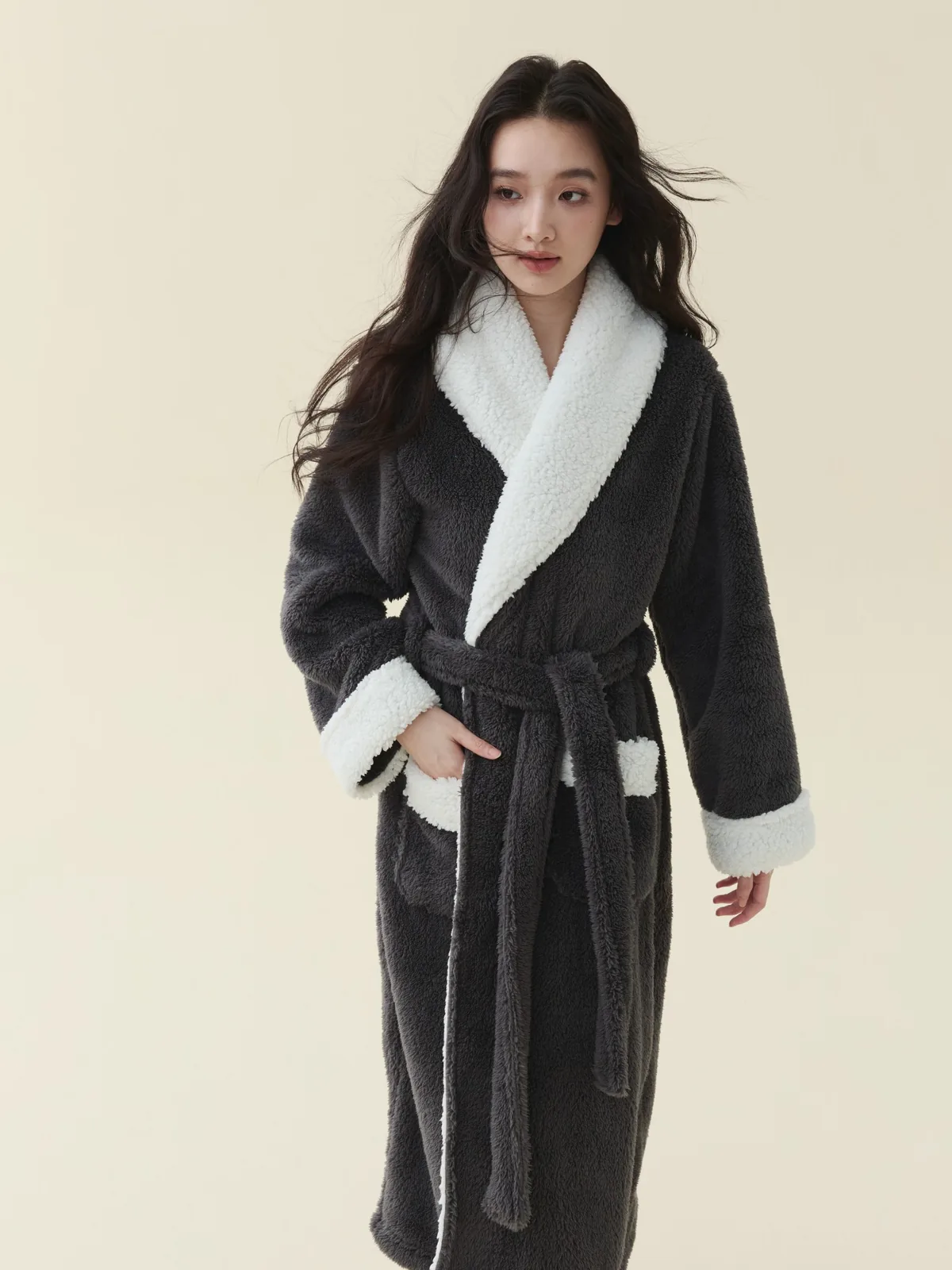 Charcoal Contrast-Collar Robe, detail 1