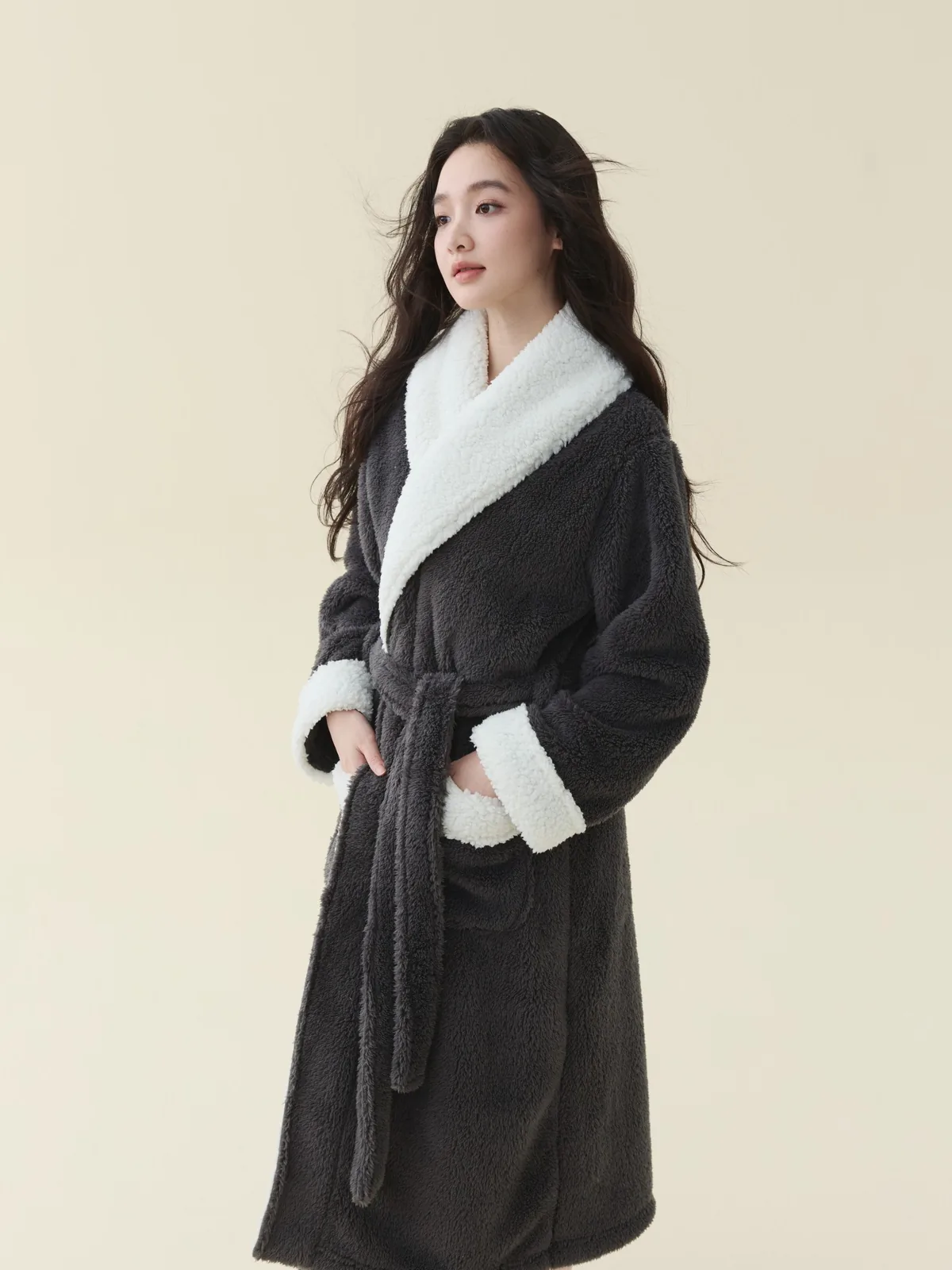 Charcoal Contrast-Collar Robe, detail 4