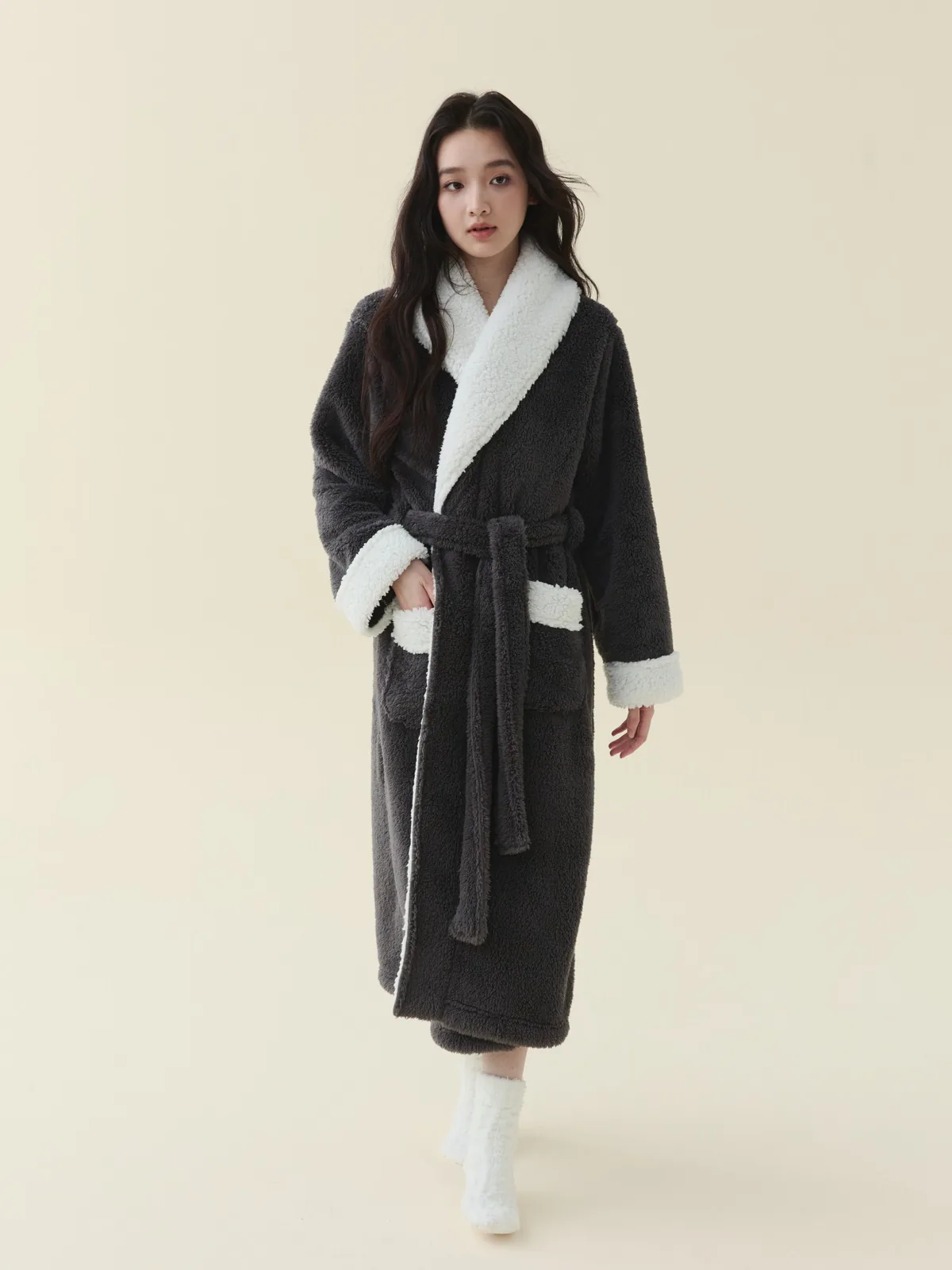 Charcoal Contrast-Collar Robe, 100% polyester plush fleece